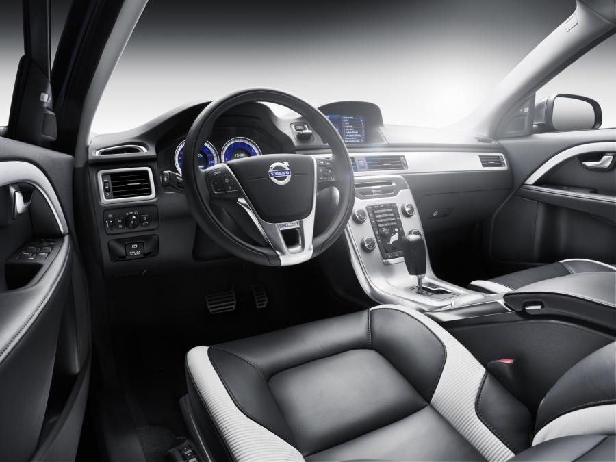  Volvo V70 R-Design 2011 года  (фото 6 из 23)
